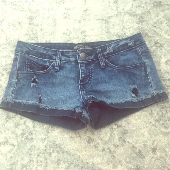 Volcom brand denim shorts size 26 - Picture 1 of 3